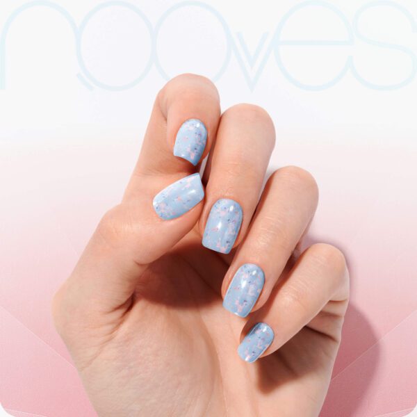 Marca: NOOVES. Imagen: Artic-Blue-8.jpg. NOOVES NAILS Láminas de Uñas de Gel Precurado Premium - Artic Blue | Azul | Tiras De Uñas De Gel semicurado| Pegatinas Uñas Semipermanente en Gel| Gel Nail stickers| Uñas de gel Pegatinas