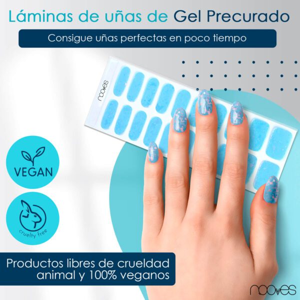 Marca: NOOVES. Imagen: Artic_BlueMesa_de_trabajo_2.jpg. NOOVES NAILS Láminas de Uñas de Gel Precurado Premium - Artic Blue | Azul | Tiras De Uñas De Gel semicurado| Pegatinas Uñas Semipermanente en Gel| Gel Nail stickers| Uñas de gel Pegatinas