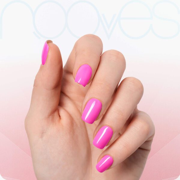 Marca: NOOVES. Imagen: Barbie-Girl_7_47ac5465-7c45-44a7-b3fd-27c8a39fb679.jpg. Starter Kit Beauty Barbie|2 Láminas de Uñas de Gel Precurado Premium|Lámpara de uñas UV/LED|Gel Top Coat Glossy|Tiras De Uñas De Gel semicurado|Pegatinas Uñas Semipermanente en Gel|Gel Nail Stickers