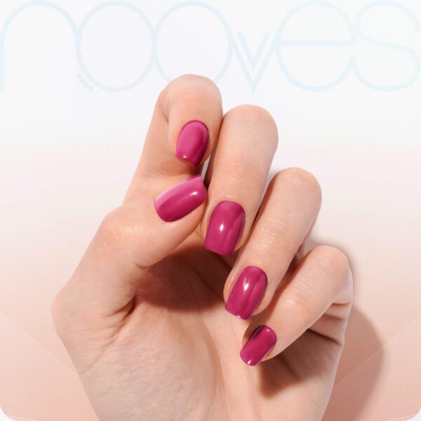 Marca: NOOVES. Imagen: Cherry-12.jpg. NOOVES NAILS Láminas de Uñas de Gel Precurado Premium - Cherry - Rojo | Tiras De Uñas De Gel Semicurado| Pegatinas Uñas Semipermanente en Gel| Gel Nail stickers| Uñas de gel Pegatinas