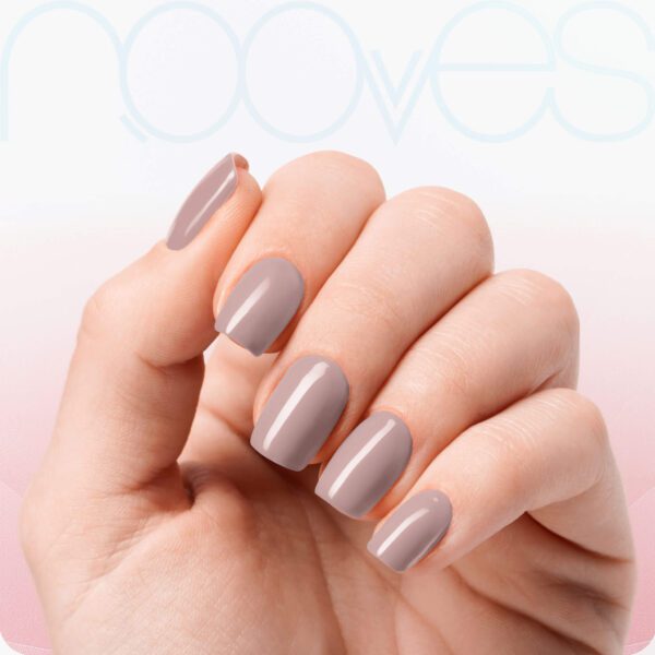 Marca: NOOVES. Imagen: Cocoa-Milk-7.jpg. NOOVES NAILS Láminas de Uñas de Gel Precurado Premium - Cocoa Milk | Nude | Tiras De Uñas De Gel semicurado| Pegatinas Uñas Semipermanente en Gel| Gel Nail stickers| Uñas de gel Pegatinas