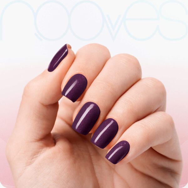 Marca: NOOVES. Imagen: Grape--Glow-7.jpg. NOOVES NAILS Láminas de Uñas de Gel Precurado Premium - Grape Glow | Violeta | Tiras De Uñas De Gel semicurado| Pegatinas Uñas Semipermanente en Gel| Gel Nail stickers| Uñas de gel Pegatinas