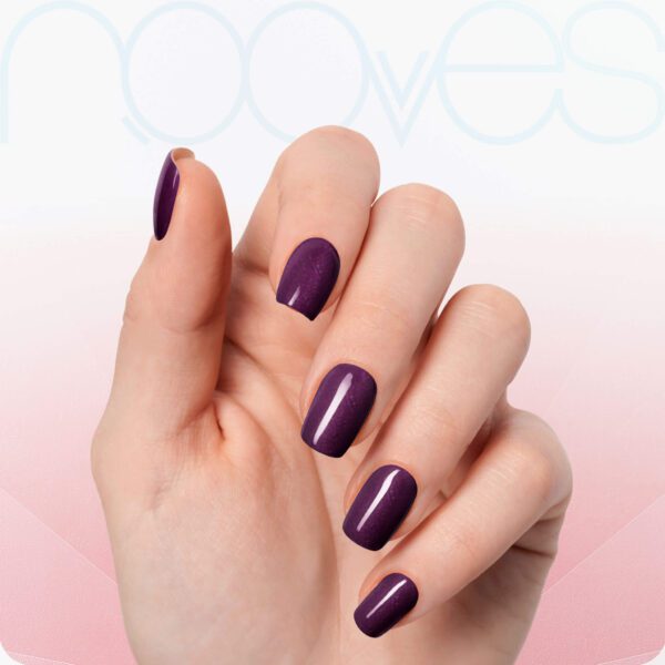 Marca: NOOVES. Imagen: Grape--Glow-9.jpg. NOOVES NAILS Láminas de Uñas de Gel Precurado Premium - Grape Glow | Violeta | Tiras De Uñas De Gel semicurado| Pegatinas Uñas Semipermanente en Gel| Gel Nail stickers| Uñas de gel Pegatinas