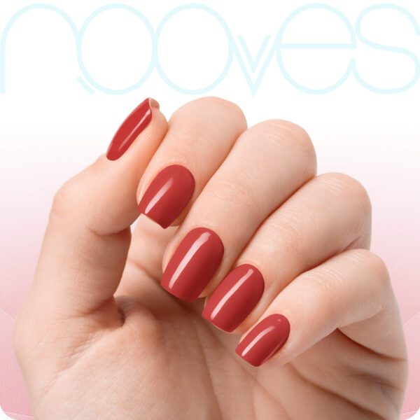 Marca: NOOVES. Imagen: Laminas_de_Gel_-_Piccante_-_Nooves_Nails.jpg. Starter Kit Beauty Red|2 Láminas de Uñas de Gel Precurado Premium|Lámpara de uñas UV/LED|Gel Top Coat Glossy|Tiras De Uñas De Gel semicurado|Pegatinas Uñas Semipermanente en Gel|Gel Nail stickers