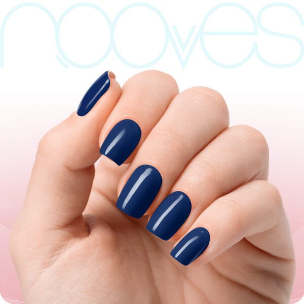 Marca: NOOVES. Imagen: LaminasdeGel-EauxProfondes-NoovesNails_239507a1-cc27-4ecd-ad22-cb38eb75d853.jpg. Starter Kit Beauty Blue|2 Láminas de Uñas de Gel Precurado Premium|Lámpara de uñas UV/LED|Gel Top Coat Glossy|Tiras De Uñas De Gel semicurado|Pegatinas Uñas Semipermanente en Gel|Gel Nail stickers