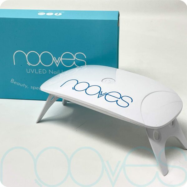 Marca: NOOVES. Imagen: Lampara_UV_LED_NOOVES_2.jpg. Lámpara uñas UV/LED PORTÁTIL 8w - Lámpara secado de uñas de 8W - Lampara Uñas Semipermanentes - Lampara uñas - Lampara UV Led Uñas