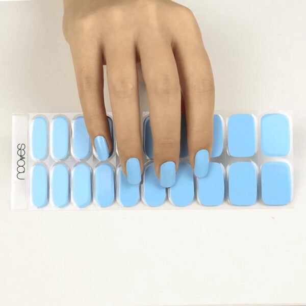 Marca: NOOVES. Imagen: NG2000007_9BlueSky.jpg. NOOVES NAILS Láminas de Uñas de Gel Precurado Premium - Blue Sky | Azul | Tiras De Uñas De Gel semicurado| Pegatinas Uñas Semipermanente en Gel| Gel Nail stickers| Uñas de gel Pegatinas