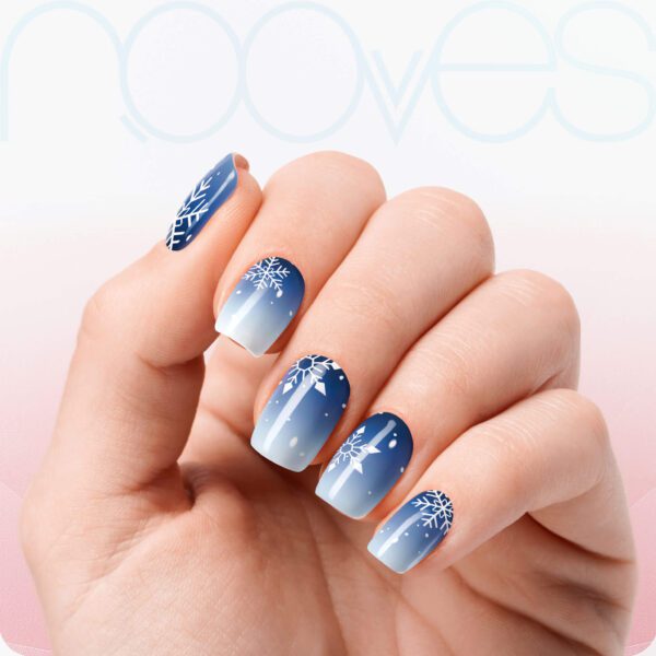 Marca: NOOVES. Imagen: Polar-Chill-1.jpg. NOOVES NAILS Láminas de Uñas de Gel Precurado Premium - Polar Chill | Azul | Tiras De Uñas De Gel semicurado| Pegatinas Uñas Semipermanente en Gel| Gel Nail stickers| Uñas de gel Pegatinas