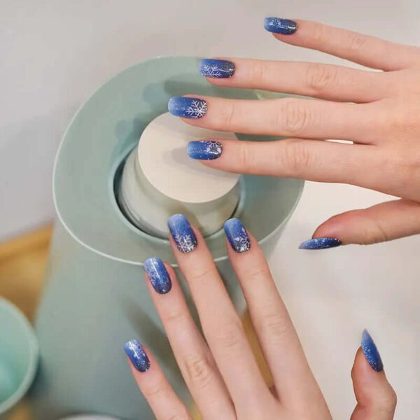 Marca: NOOVES. Imagen: Polar-Chill-8.jpg. NOOVES NAILS Láminas de Uñas de Gel Precurado Premium - Polar Chill | Azul | Tiras De Uñas De Gel semicurado| Pegatinas Uñas Semipermanente en Gel| Gel Nail stickers| Uñas de gel Pegatinas