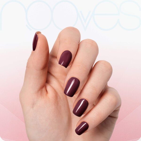 Marca: NOOVES. Imagen: Red-Wine-9.jpg. NOOVES NAILS Láminas de Uñas de Gel Precurado Premium - Red Wine - Rojo | Tiras De Uñas De Gel Semicurado| Pegatinas Uñas Semipermanente en Gel| Gel Nail stickers| Uñas de gel Pegatinas