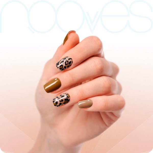 Marca: NOOVES. Imagen: Safari_4.jpg. NOOVES - Láminas de Gel para Uñas|Safari - Nail Art | 20 uds, Uñas de Gel Semicuradas Premium, Gel Nail Stickers,Pegatinas Uñas de Gel, Incluye 1 Lima de Uñas y 1 Palito de Naranjo, Vegano