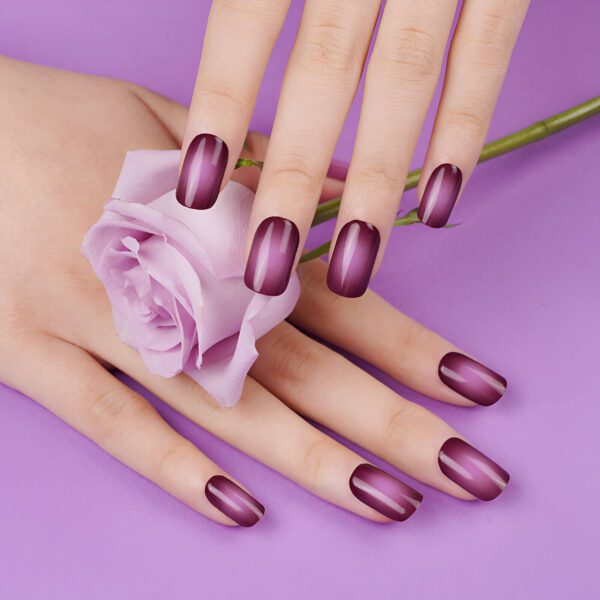 Marca: NOOVES. Imagen: velvethalo_1.jpg. NOOVES NAILS Láminas de Uñas de Gel Precurado Premium - Velvet Halo - Violeta | Tiras De Uñas De Gel semicurado| Pegatinas Uñas Semipermanente en Gel| Gel Nail stickers| Uñas de gel Pegatinas